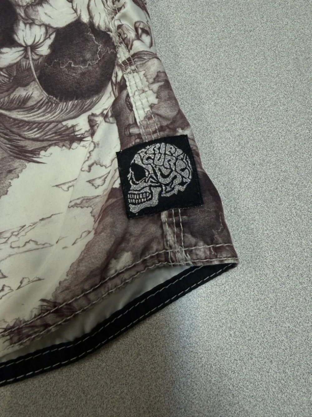 Rip Curl Skull‎ Print Board Shorts Surf Swim Trunks Mens Size 33 Made in Italy